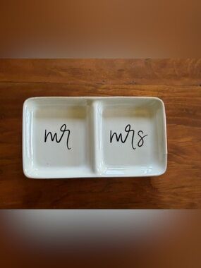 Double-Compartment Ceramic Snack Tray in White with Script Accent